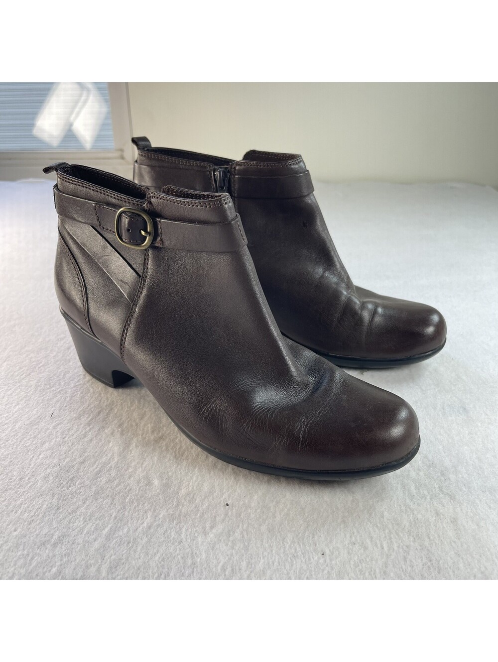 Clarks Leather Ankle Boots Chocolate Brown Women’s Size 9.5 booties buckle